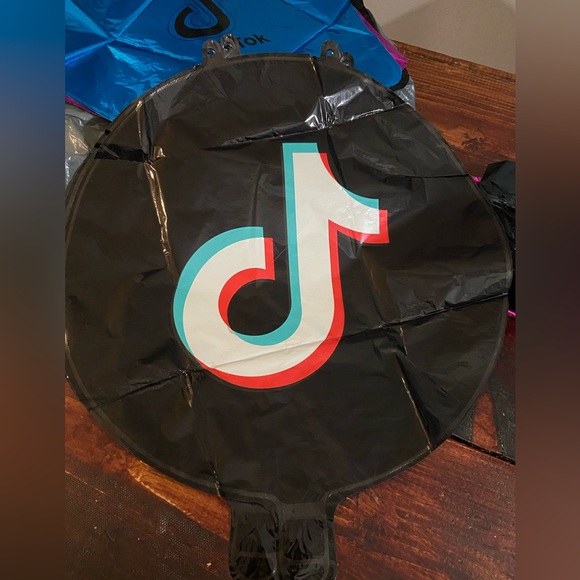 Tik tok 10th birthday balloons - Picture 3 of 6